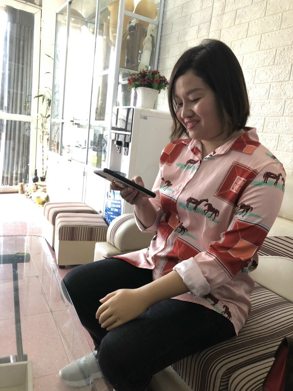 TAY GIẢ THẨM MỸ